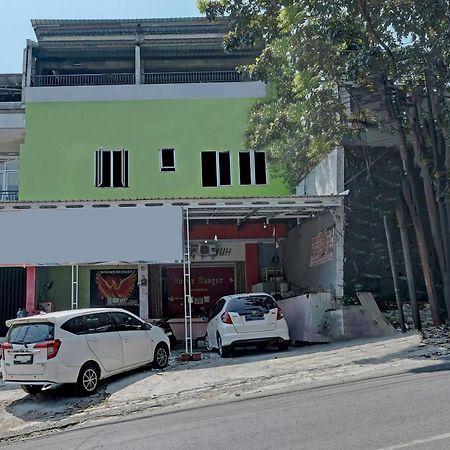 Oyo Life 92877 Hotel Rainbow 7296 三宝垄 外观 照片