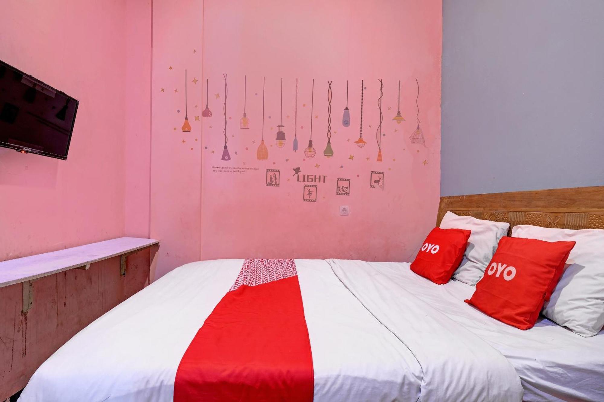 Oyo Life 92877 Hotel Rainbow 7296 三宝垄 外观 照片