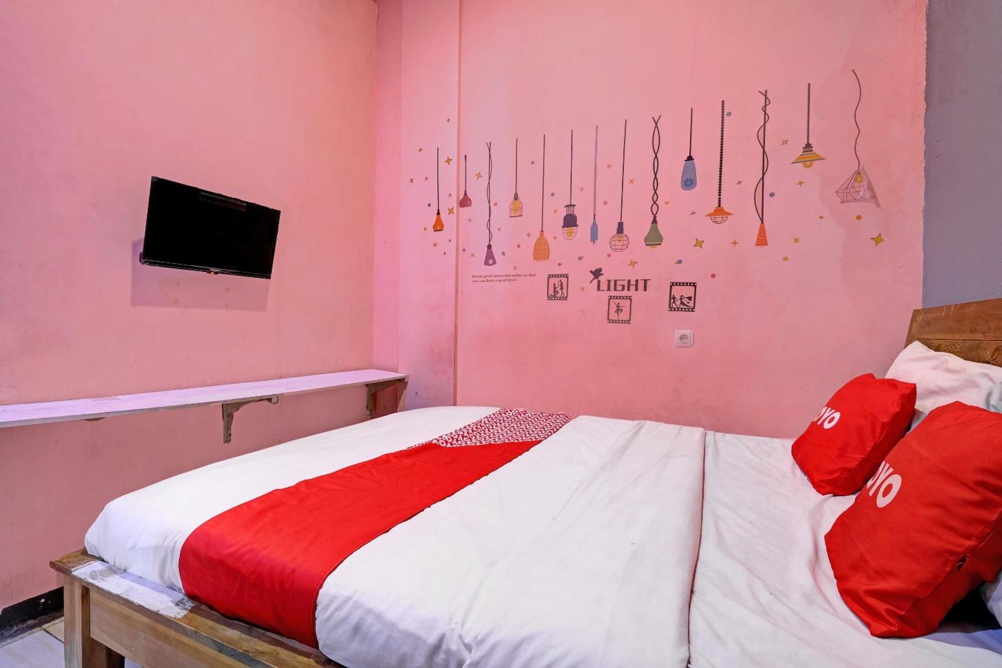 Oyo Life 92877 Hotel Rainbow 7296 三宝垄 外观 照片