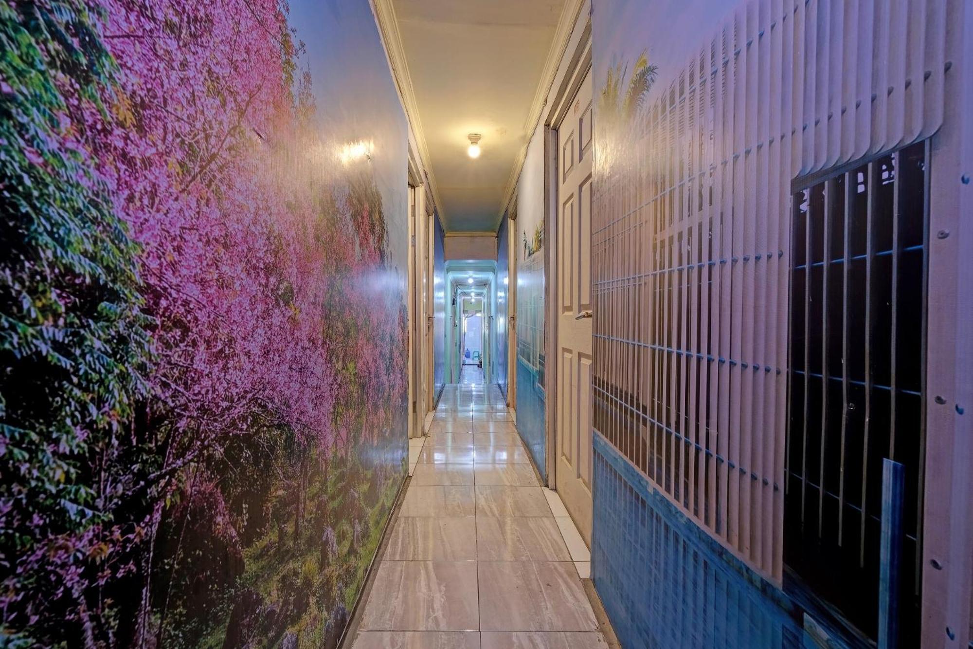 Oyo Life 92877 Hotel Rainbow 7296 三宝垄 外观 照片