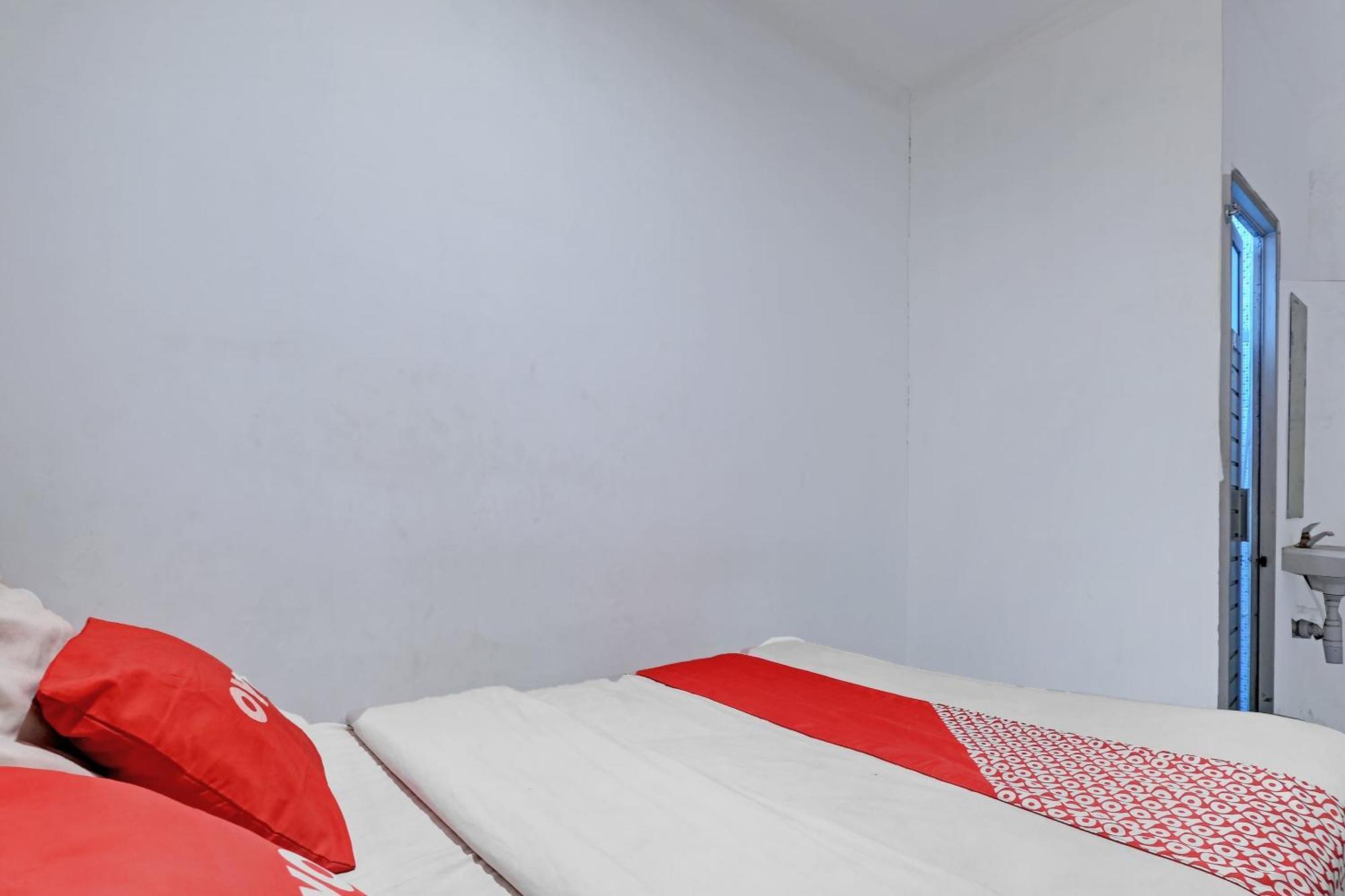 Oyo Life 92877 Hotel Rainbow 7296 三宝垄 外观 照片